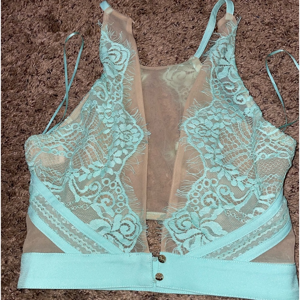 Lace crop tank